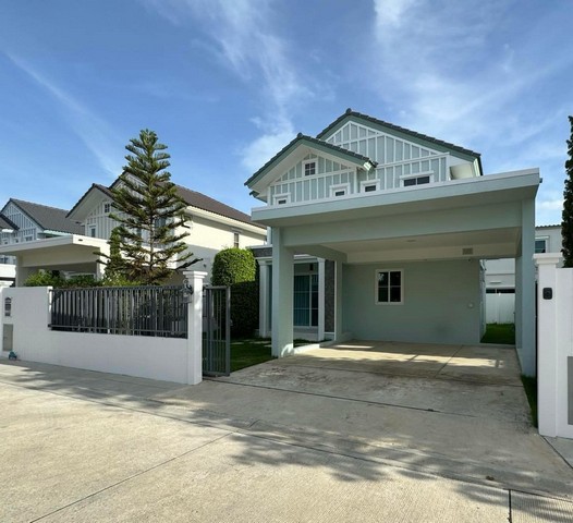 LV52902 ให้เช่า วิลลาจจิโอ 2 ศรีนครินทร์-บางนา Villaggio 2 Srinakarin-Bangna ใกล้เมกะบางนาราคาเช่า : 69,000 บาท/เดือนที่ตั้ง : ถนนบัวนครินทร์ ต.บางแก้ว อ.บางพลี จ.สมุทรปราการชื่อโครงการ : วิลลาจจิโอ 2 ศรีนครินทร์-บางนา / Villaggio 2 Srinakarin-Bangnaรายละเอียด :- พื้นที่ใช้สอย 134 ตร.ม. - ขนาด 50 ตร.วา- 3 ห้องนอน - 3 ห้องน้ำ- 2 ที่จอดรถ กันสาดหน้าบ้าน- ประตูรั้วอัตโนมัติ- ตกแต่งครบ พร้อมเฟอร์นิเจอร์- เครื่องใช้ไฟฟ้า ตู้เย็น เค