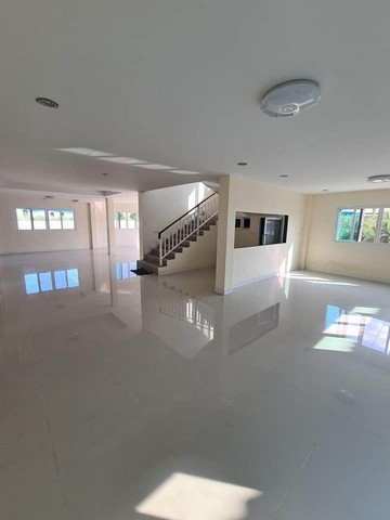 ขาย บ้านเดี่ยวใกล้ ทางด่วนกาญจนาภิเษก บางปะอิน บางนา  ตลาดไท, ตลาดไอยรา   บ้าน 3 ชั้น  ย่านคลองสี่ ถนนคลองหลวง ปทุมธานี