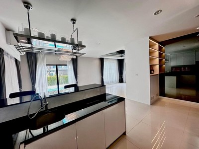 ให้เช่าบ้านเดี่ยว 2 ชั้น  81 ตารางวา เศรษฐสิริ พัฒนาการ ซอยพัฒนาการ 87เครือแสนสิริ บ้านสไตล์ Modern Classic