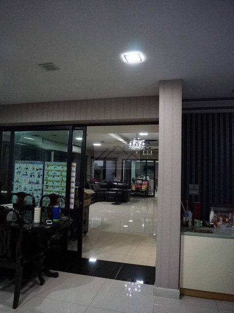 ขายบ้านเดี่ยว 2 ชั้น 106 ตรว. เลค วิว พาร์ค วงแหวนบางนา – ราม 2 บ้าน 2 หลัง สร้างทะลุหากัน ย่านบางนา กม.8