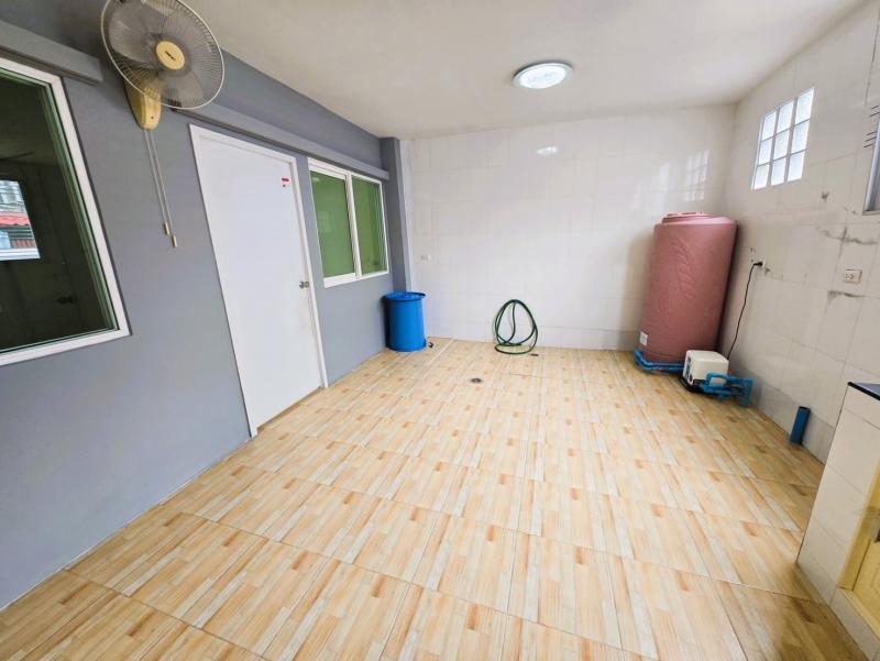 cx ขายทาวน์โฮม กัสโต้-รามคำแหง 4 ห้องนอน Tel.0950892688