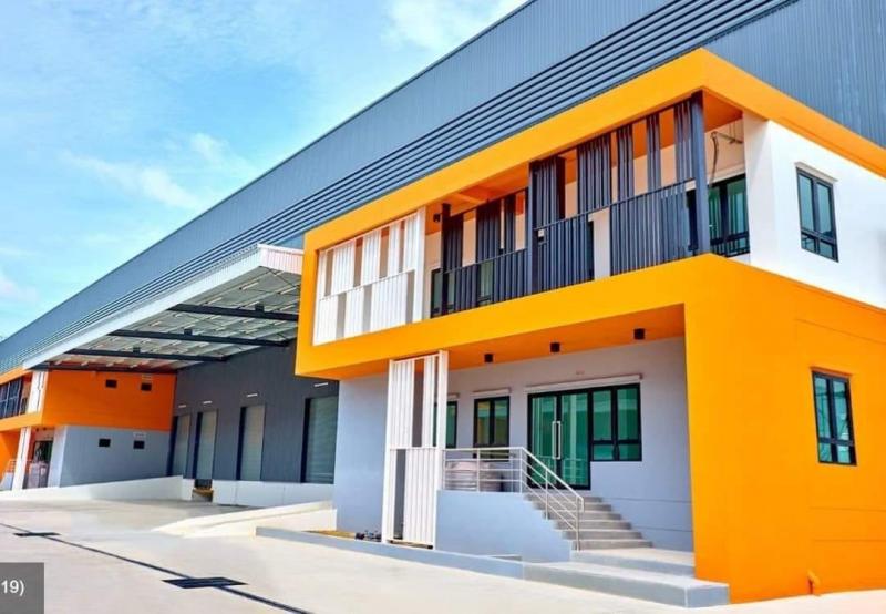 #ให้เช่าโกดัง​#เขตฟรีโซน????ให้เช่าโกดัง/คลังสินค้า เขตฟรีโซน บางนา-ตราด บางปะกง ฉะเชิงเทราพื้นที่ 1,416 ตรม. (เหลือแค่ 2 Unit สุดท้าย)ให้เช่า ตารางเมตรละ 165 บาท ประกัน 3 เดือน ล่วงหน้า 1 เดือน - Loading Dock - ระบบป้องกันอัคคีภัย -รับน้ำหนัก 3 ตัน/ตรม. สนใจติดต่อ/นัดชม☎️081-459-0982​   ลฎา☎️098-9955449​????หรือกดเลยลิงค์ไลน์​????​ http://line.me/ti/p/~ladapa23กดดูทรัพย์​อื่นhttps://www.facebook.com/profile.php?  id=100095037404786&mibextid=2JQ9oc#โกดังบ้านบึงรก #โรงง