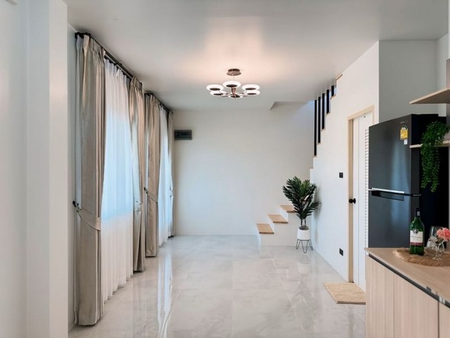 บ้านแฝด 2 ชั้น สไตล์โมเดิร์นสุดหรู โซนบ้านถวาย