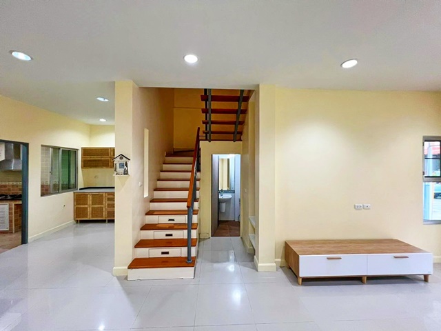 มีเฟอร์ ครัวบิวท์อิน เพชรเกษม81 มาเจริญ โฮมโปร 2.1 กม. รีโนเวทใหม่ ทาวน์เฮาส์ 2 ชั้น 3 นอน 2 น้ำ  แหล่งชุมชน ตลาดการค้าหนองแขม 1.6 กม.