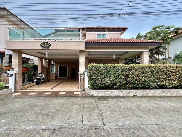 AOM 1274ขายบ้านเดี่ยว 2 ชั้น ขนาดที่ดิน 72 ตารางวา หมู่บ้าน TW.ปาร์ควิว พรประภานิมิต 7 บ้านเลขที่ 118/168  3 ห้องนอน 3 ห้องน้ำ 1ห้องพระ  จอดรถ 2 คัน  มีพื้นที่สวนสำหรับสร้างสระว่ายน้ำได้ ราคา 7,900,000 บาทค่าใช้จ่าย ณ วันโอนฝั่งละครึ่ง โฉนดถือครองนามคนไทย ติดต่อขอรูปและรายละเอียดเพิ่มเติม  สนใจนัดชมสถานที่จริงคุณต๋อม 081-925-2443   คุณต๋อย 086-542-7078LINE 081-925-2443   LINE 086-542-7078 อสังหาริมทรัพย์ ยินดีรับฝากขาย-เ