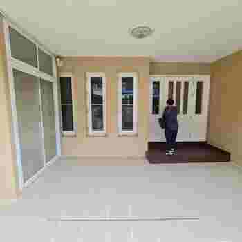 ขายบ้านเดี่ยว 3 ชั้น ใกล้โรงเรียนนานาชาติ kis ติดต่อ โทร 0619419639