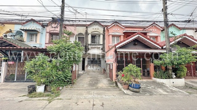 ทาวน์เฮ้าส์ 2 ชั้น หมู่บ้านรินทร์ทอง ลำลูกกา ราคาถูกมาก