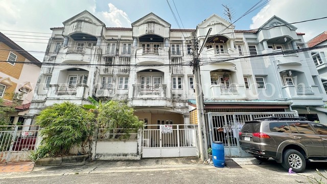ทาวน์โฮม 3 ชั้น บ้านสวนกลางเมือง 2 ซอยวัดกำแพง ราคาถูก