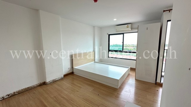 คอนโด เดอะไดมอนด์ นวนคร - ตลาดไท ราคาถูกมาก ใกล้ มหาวิทยาลัยธรรมศาสตร์