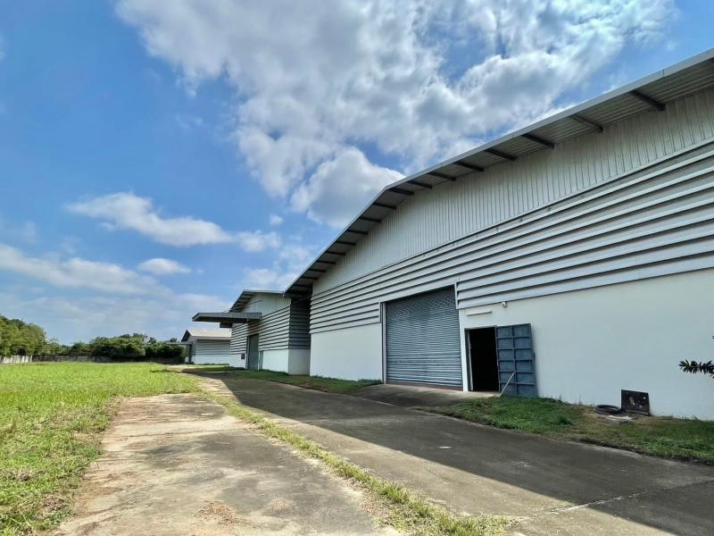 #ขายโรงงานพนัสนิคมชลบุรี#ขายโรงงานผลิตวงกบหน้าต่างและโรงงานเครื่องดื่มชูกำลังบรรจุกระป๋องชลบุรี✴️บนพื้นที่ 8-1-42. ไร่✴️มีใบอนุญาตรง.4 พร้อม✴️พื้นที่สีเหลือง#ราคาขาย.59.9  ล้านบาท????รายละเอียดโรงงาน????นื้อที่: 8 -1-42. ไร่????️พื้นที่ใช้สอยรวม: 3,750 ตรม????️พื้นที่ต่อเติมเพิ่ม 250 ตรม#มีสิ่งปลูกสร้าง ✳️มีโรงงาน  3  อาคาร+บ้านพักพนักงาน#โรงงานที่ 1 เป็นโรงงาน ผลิตเครื่องดื่มชูกำ