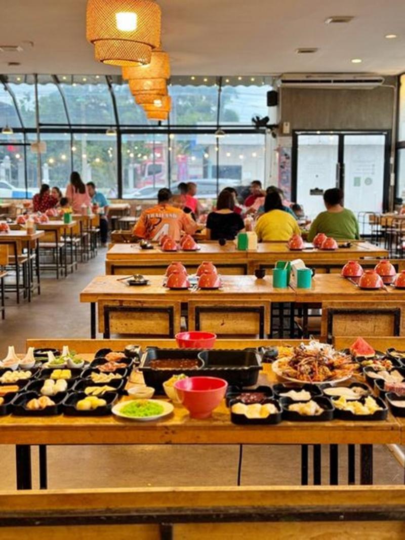  สนใจติดต่อโทร 088-964-6541Line : manngailaใครสนใจเข้ามาดูสถานที่จริงได้เลยครับเซ้ง‼️ ร้านอาหารชาบู  #อยู่มหาชัย #ติดถนนพระราม2 #สมุทรสาคร พร้อมโครงสร้างอาคารพื้นที่ทั้งหมด + กิจการร้าน เปิดกิจการต่อได้เลย #สามารถเปิด ร้านคลีนิคทำหน้า ร้านอาหาร ร้านนั่งชิว ผับ โรงงาน ห้องเย็น บริษัท- ห่างจากเซลทรัลมหาชัย 3 กิโล  #ติดถนนหลักเทศบาล8 ติดถนนพระราม2 ฝั่งขาออก กทม- ถ้าทำชาบ