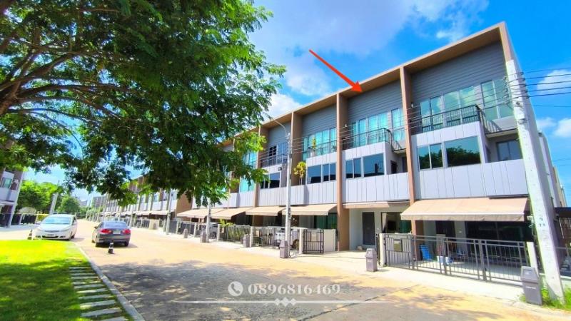 ด่วน ! ขายขาดทุ่น ทาวน์โฮม 3 ชั้น ตกแต่งบิวท์อินสวย สภาพเหมือนบ้านมือ 1บ้านกลางเมือง The Edition สาทร-สุขสวัสดิ์ซอยสุขสวัสดิ์ 64 แขวงบางมด เขตทุ่งครุ กทม.โครงการคุณภาพจาก APเข้าออกได้ทั้งสุขสวัสดิ์ 64และประชาอุทิศ 33เนื้อที่ 19.4 ตารางวาพื้นที่ใช้สอย 151 ตารางเมตร3 ห้องนอน3 ห้องน้ำต่อเติมครัวหลังบ้านอย่างดี พื้นที่ครัวกว้างกว่าแปลงมาตรฐานจอดรถได้ 2 คันกับการตกแต่งภายในด้�