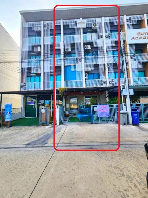 ติดถนนใหญ่ เดินทางสะดวก ตลาดน้ำMRT คู้บอน 2.5 กม. สัมมากร อเวนิว รามอินทรา-วงแหวน มอเตอร์เวย์ คู้บอน27-31 ให้เช่าโฮมออฟิศ 4 ชั้น กั้นห้อง 24ตรว. 299ตรม. 48,999B-M ทำเลดีมาก ทำออฟฟิศ 4นอน 4น้ำ 5จอดรถ พระยาสุเรนทร์ 9.99 ล้านบาทMRT Khubon 2.5KM. Sammakorn Avenue Ramintra-Wongwaen Home office for rent 4 Storey separated rooms 24sq.wa. 299sq.m. 48,999B-M very good location office 4bed 4bath 5parking next to the main road convenient travel Phraya Suren Floating Market. 9.99 million Bahtปัญญาอินทรา พระยาสุเรนทร์ รามอินทราซ.คู้บอน27-31 ถ.กาญจนาภิเษก แขวงท่า�