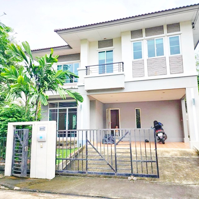 ให้เช่า 29,998 b-m ตลาดบางพลีใหญ่ 0.8 กม.กิ่งแก้ว-บางพลี รร.นานาชาติไทย-จีน 1 กม.ติดคลองสวน บ้านเดี่ยว 2 ชั้น 3 นอน 2 น้ำ เฟอร์บิวท์อิน 102 ตร.วา.305 ตร.ม.โฮมโปร สุวรรณภูมิ 0.7 กม.แหล่งช้อปปิ้ง เดินทางสะดวก MRT ศรีลาซาล 7.7 กม.  Bang PhliYai Market 0.8 km Kingkaew-Bangplee Thai-Chinese International Sch. 1km. next to Khlong Suan 2-storey detached house 3 bed 2 bath built-in furniture 102sq.wa. 305sq.m. HomePro Suvarnabhumi 0.7 km. Shopping area for rent 29,998 b-m . convenient transportation MRT Sri Lasalle 7.7 km. แยก - คลองขุด ทางคู่ขนานบางนา-ตราด กิ่งแก้วตำบล บางพลีใหญ่ �