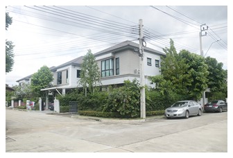 ขาย บ้าน โครงการ ไลฟ์ บางกอก บูเลอวาร์ด ราชพฤกษ์-ปิ่นเกล้า Boulevard Ratchaphruek-Pinklao หัวมุม ไม่แพง เข้าออกได้ถึง 5 เส้นทาง ทางพิเศษศรีรัช-วงแหวนรอบนอกสนใจติดต่อ&nbsp;: เคน&nbsp;081 572 6831 หรือ&nbsp;line ID:&nbsp;0815726831            เบญ 062 014 4151สถานที่ตั้ง : ไลฟ์ บางกอก บูเลอวาร์ด ราชพฤกษ์-ปิ่นเกล้า ถนน บางกรวย-กรุงนนท์ ตำบล มหาสวัสดิ์ อำเภอบางกรวย นนทบุรี 1113013.8090545,100.4327153ลักษณะ3 ห้องนอน3 ห้องน้ำ2 ชั้นที่จอดรถ 2 คันเนื้อที่ 38.8 �