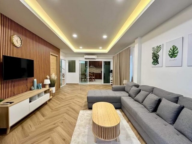 ให้เช่าพูลวิลล่า สไตล์โมเดิร์น ตกแต่งสวย ทันสมัย โซนนิมมาน