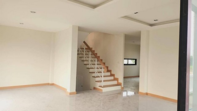 บ้านสร้างใหม่ สไตล์ทรอปิคอล นอร์ดิก สันผีเสื้อ