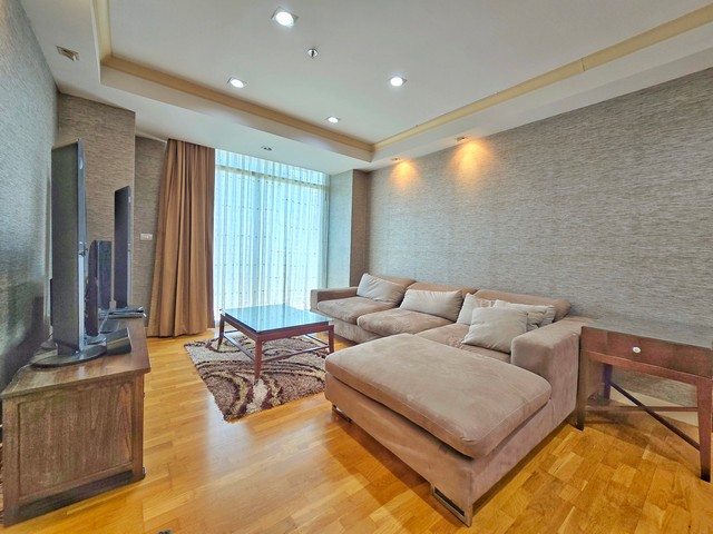 ขายด่วน ๆ Condo Urbana Sathorn 64 ตร.-ม. 1 Bedroom 1 BATHROOM 9500000 บ. N I C E!