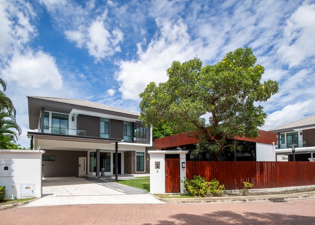 บ้าน นันทวัน แจ้งวัฒนะ-ราชพฤกษ์ 114 ตารางวา  15900000 บ. ไม่ไกลจาก เซ็นทรัลแจ้งวัฒนะ ราคาคุ้มสุดเวอร์