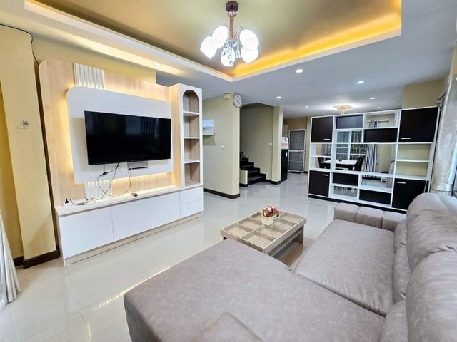 ให้เช่าบ้านเดี่ยว 2 ชั้น หมู่บ้านสินทวี กรีนวิลล์2 ถนนอนามัยงามเจริญ  ย่านประชาอุทิศ-ท่าข้าม ใกล้ทางด่วนกาญจนาภิเษก