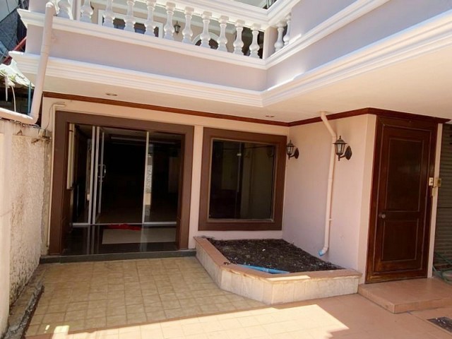 ให้เช่าทาวเฮ้าส์2ชั้น หมู่บ้าน The college town รามคําแหง24 กทม.