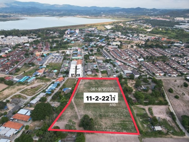 TEL : 092-288 9359 คุณดนิตาLine : https://line.me/ti/p/yxo92dHWP1ที่ดินแปลงสวยทำเลดี หนองค้อ ศรีราชา ล้อมรอบด้วยโครงการหมู่บ้าน เข้าออกได้ หลายเส้นทางรายละเอียดพื้นที่รวม 11-2-22 ไร่ ( 4,622 ตารางวา )โฉนด 3 แปลงตารางวาละ 11,250.- บาทราคาไร่ละ 4.5 ลบ พร้อมค่าโอนทำเลที่ตั้งดีถนนเข้าออกมีหลายเส้นทาง เป็นแหล่งชุมชนและมีหมู่บ้านจัดสรรล้อมรอบ ใกล้ถนน 331F-A10 