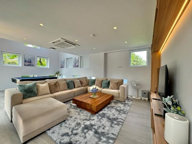 พูลวิลล่า 3 ชั้น แปลงหัวมุม หนองจ๊อม สันทราย