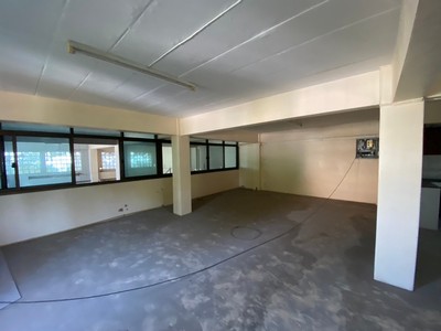 ให้เช่าตึกแถว 2 คูหาติดถนนใหญ่ นครอินทร์ 4 ชั้น (แบ่งชั้นเช่าได้) เดินทางสะดวก ใกล้ถนนเส้นหลักวงเวียน ขนาดพื้นที่ 82.2 ตารางวา