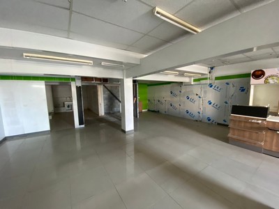 ขายตึกแถว 2 คูหาติดถนนใหญ่ นครอินทร์ 4 ชั้น ใกล้ถนนเส้นหลักวงเวียน ทำเลดีเหมาะแก่การทำการค้า หรือปล่อยเช่า ขนาดพื้นที่ 82.2 ตารางวา