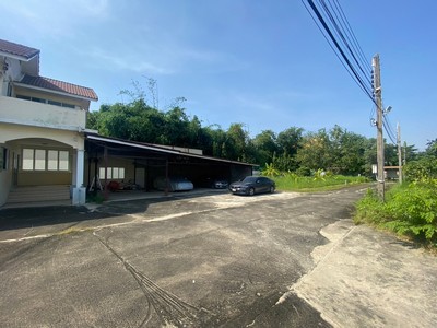 ราคานี้ไม่มีอีกแล้ว!!! ขายที่ดินแถมสิ่งปลูกสร้าง3 คูหา ในนนทบุรี ถนนวัดลาดปลาดุก ซอยพฤกษา3 พื้นที่ 2 ไร่ 72.5 ตารางวา ทำเลเงียบสงบ มีพื้นที่เยอะ อากาศร่มรื่น เหมาะทุบทำที่อยู่อาศัย ใกล้ ถนนกาญจนาภิเษก เพียง 6 กิโลเมตร ราคาพิเศษมากๆ!!.ขายที่ดินแถมสิ่งปลูกสร้าง3 คูหา ในถนนวัดลาดปลาดุก ซอยพฤกษา3 พื้นที่ 2 ไร่ 72.5 ตารางวา ทำเลเงียบสงบ มีพื้นที่เยอะ อากาศร่มรื่น เหมาะทุ