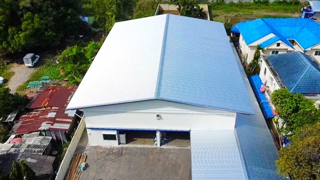 MRTศรีนุช 800ม. 7-ELEVEN อ่อนนุช60-70  ถ.สุขุมวิท 77 รีโนเวทใหม่ รร.นานาชาติเซนต์จอร์จ 1.3 กม.โรงงาน คลังสินค้า อาคารเดี่ยว พร้อมออฟฟิศ สำนักงาน  390 ตร.วา.1,400 ตร.ม.ให้เช่า 199,999 b-m ม.ดุสิตธานี 1.7 กม.เดินทางเข้าออกได้หลายทาง OnNut 60-70 Sukhumvit Rd.77 Renovated St. George Inter Sch 1.3km. Factory warehouse single building with office office 390 sq.w. 1,400 sq.m. for rent 199,999 b-m. Suitable for medium and small businesses. There is an area around the building. Dusit Thani University 1.7 km. Multiple entrances and exits MRT Srinut 800m. 7-ELEVENอ่อนนุช60-70  ถ.สุขุมวิท 77  แขวงสวนหลวง เขตสวนหลวง กรุ�