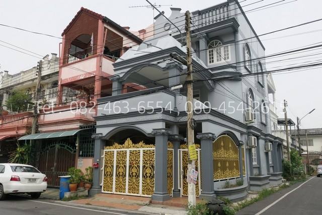 สอบถามเพิ่มติม : 082-463-6554 , 080-454-2615เช่า ทาวน์เฮาส์ 3 ชั้น หมู่บ้านพรร่มเย็น วิลล่า ลำลูกกา คลอง 2  4 ห้องนอน  25 ตรวหมู่บ้านพรร่มเย็น วิลล่า ลำลูกกาคลอง 24 ห้องนอน  | 3 ห้องน้ำ เนื้อที่ 25 ตรว เช่า   8,000 บาท/เดือนขาย    2,900,000 บาทรายละเอียดสำคัญตั้งอยู่ที่: 59/404 หมุ่บ้านพรร่มเย็น วิลล่า ลำลูกกา คลอง 2 ตำบล คูคต อำเภอลำลูกกา จังหวัดปทุมธานีทำเลดี ห่างจาก - ตลาดนาทองเจริญ เพียง 280 เมตร– เซียร์รั