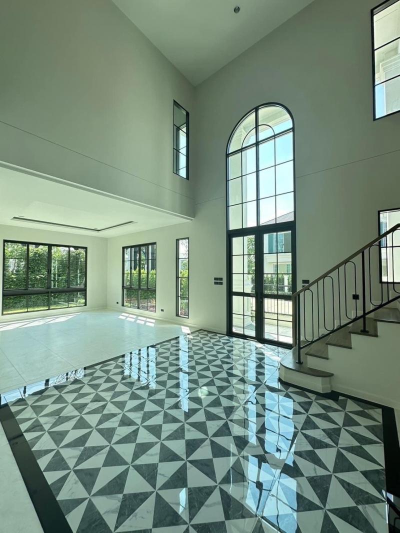 ให้เช่าบ้าน Angeloบ้านใหญ่สุด หลังมุม วิวสวนขนาด 66.5วา4 ห้องนอน 5 ห้องน้ำ ห้องน้ำในตัวทุกห้อง 1 ห้องแม่บ้าน ถนนบางนา เมกะบางนา