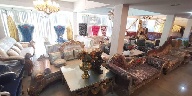 LV52933 ขายตึก อาคารพาณิชย์ 4 ชั้น มุมไฟแดงแยกรัชดา-ลาดพร้าว ตรงข้ามสถานี MRT และ Monorail สายสีเหลือง