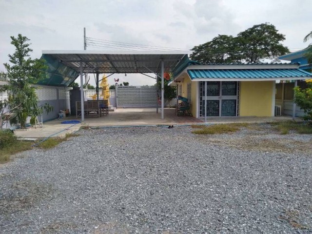 M650361ขายบ้านติดน้ำต. ราษฎร์นิยม อ.ไทรน้อย จ. นนทบุรีขนาดที่ดิน 80 ตารางวาราคา 1,950,000 ล้านบาท(ราคารวมค่าโอนค่าภาษีแล้ว)รายละเอียด 2 ห้องนอน/ 1 ห้องน้ำแถมฟรีศาลาไม้แอร์ 1 ตัวกล้องวงจรปิดปั้มน้ำ แท้งค์น้ำมิเตอร์น้ำมิเตอร์ไฟฟ้าบรรยากาศนั่งตกปลาตอนเย็น บ้านใหม่ เจ้าของมาวันหยุดที่ดินพร้อมบ้านแปลงเล็กติดน้ำ จ.นนทบุรี หาไม่ได้อีกแล้วพร้อมเข้าอยู่ได้เลยมีพื้นที่สร้