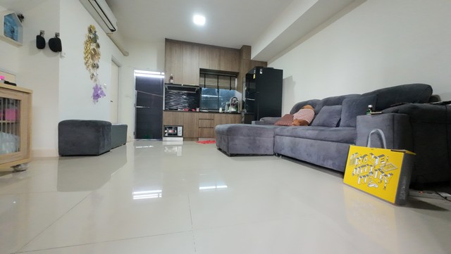 พลีโน่ รามอินทรา จตุโชติ ทาวน์เฮาส์ 3 นอน 2 น้ำ หน้ากว้าง 5.2 เมตร  สามารถจอดรถได้ 2 คัน  หน้าบ้าน-หลังบ้าน ไม่ชนกันใคร ทำเลดี ราคาดี