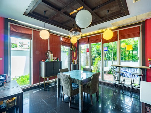 ขายบ้านเดี่ยว 2 ชั้น 3 อาคาร เนื้อที่ 136.9 ตารางวา 5 ห้องนอน หมู่บ้านพัฒนาการ ซอยพัฒนาการ30 ติดกับหมู่บ้านปัญญา บ้านสภาพดีมาก