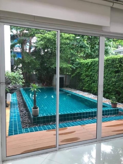 ให้เช่าบ้าน์โนเบิ้ลธาราถ.พัฒนาการ250ตรมพร้อมสระว่ายน้ำส่วนตัว4นอน5น้ำ1แม่บ้านตกแต่งสวยเฟอร์ครบเช่า150,000บาท