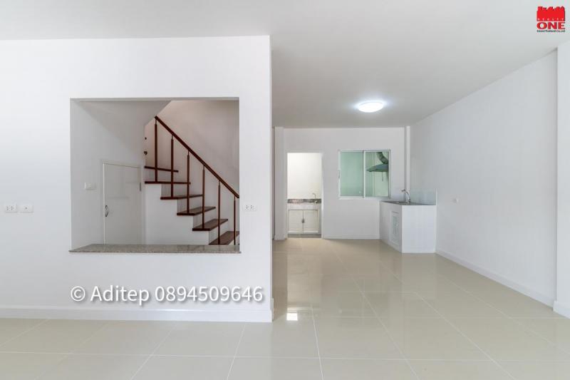 ขายทาวน์เฮ้าส์ หมู่บ้านโนโววิลล์ วงแหวน-บางใหญ่ ขนาด 2 ชั้น 21 ตรว. 3 ห้องนอน 2 ห้องน้ำ บ้านรีโนเวทใหม่ พร้อมอยู่ ใกล้ทั้งถนน 345