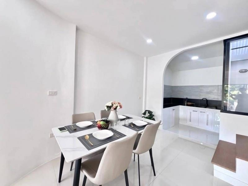 ราคาสุดคุ้ม มีเพียงหลังเดียวเท่านั้น! ขายเพียง 2.xx ล้าน 17 ตรว. ดอนแก้ว แม่ริม ทาวเฮ้าส์ 2 ชั้น ใกล้เมือง ทำเลดี ของแถมจัดหนักจัดเต็ม