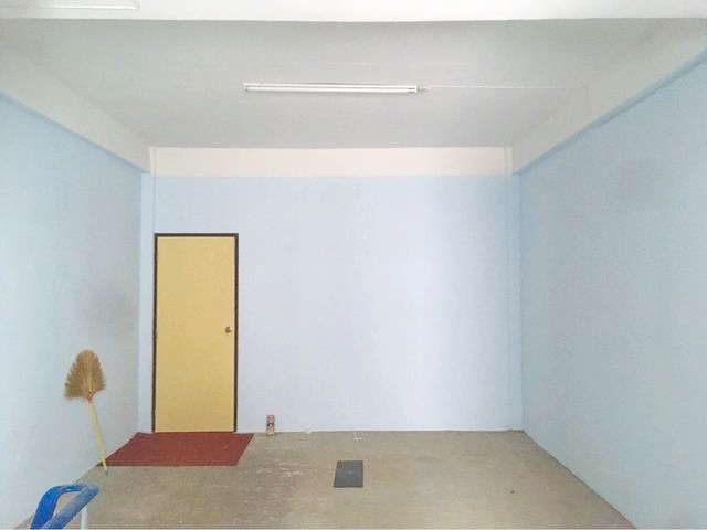 ติดตลาดอินดี้ ทาสี ใหม่ เซ็นทรัล พระราม2 2.8กม.  ให้เช่า อาคารพาณิชย์ 3.5ชั้น สะแกงาม พระราม 2  3นอน โลตัสพระราม2 1.4กม. หลังบ้านอีก 8 ม.