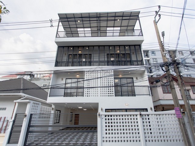 ขายโฮมออฟฟิศ 4 ชั้น 800 ตรม. รีโนเวทใหม่ ใจกลางห้วยขวาง ซอย 20 มิถุนา สุทธิสาร ห้วยขวาง ใกล้ MRT สุทธิสาร เหมาะทำออฟฟิศ หรืออยู่อาศัย