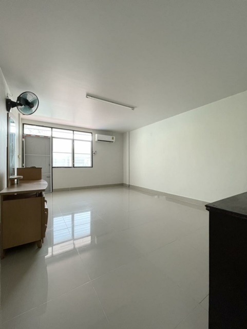 แม็กซ์แวลู บางบอน 1.2 กม.ตลาดสำเพ็ง2 1.2 กม.ให้เช่า อาคารพาณิชย์ 4ชั้นครึ่ง 3นอน ใหม่ 3น้ำ สารสาสน์เซนต์ปีเตอร์ 3.5 กม .16 ตร.วา.272 ตร.ม