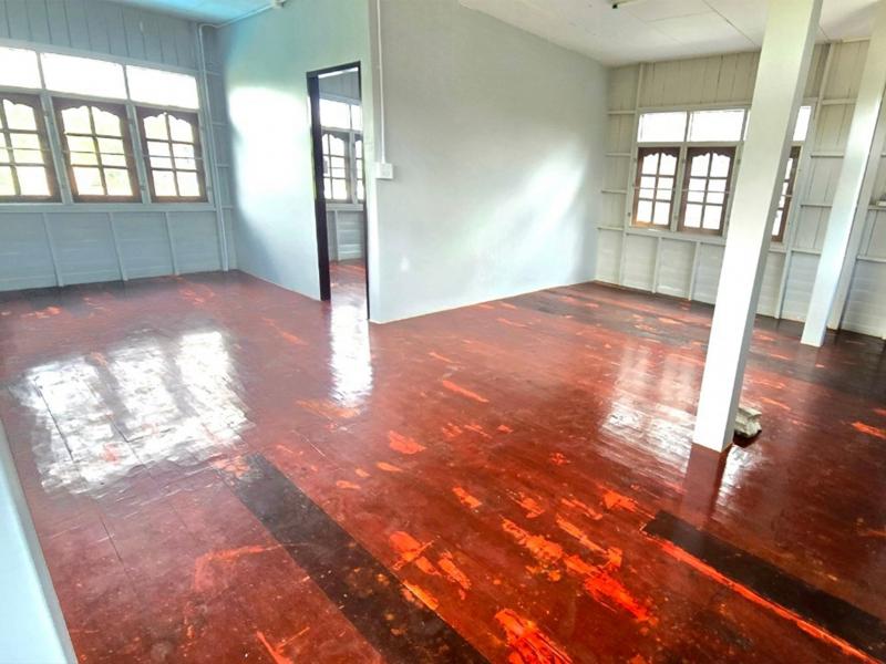 ขายบ้าน2ชั้น รีโนเวทใหม่ทั้งหลังอยู่ในชุมชนบ้านกุดสวาย อ.โชคชัย โคราช>>> ราคา 1.39 ล้านบาท 