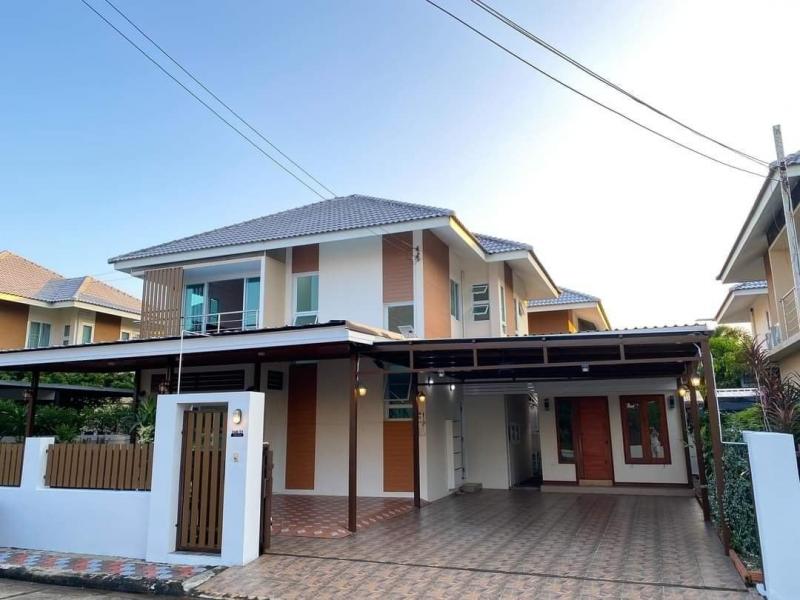 โซนหางดง ขาย 4.5 ล้าน 60 ตรว. 4 นอน 3 น้ำ บ้านเดี่ยว 2 ชั้น รีโนเวทใหม่ เฟอร์นิเจอร์ครบ พร้อมเข้าอยู่ น้ำไม่เคยท่วม บรรยกาศเงียบสงบ ร่มรื่น