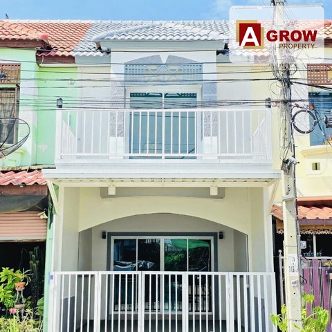 หมู่บ้าน ปิยวรารมย์ ถนนเมน  ถนนบ้านกล้วย-ไทรน้อย ตกแต่งใหม่สวยพร้อมอยู่