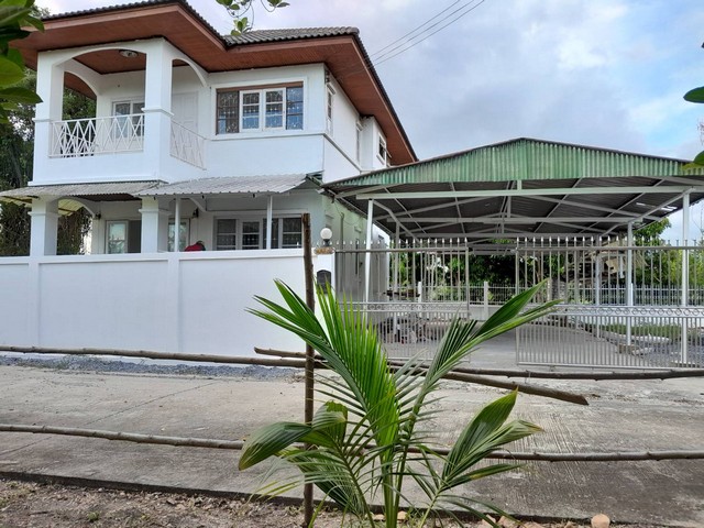 ส่งท้ายปีด้วยทรัพย์ดีดีซื้อเก็บ   บ้าน2 ชั้น 90 ตร.วา บ ต.บ้านใหม่  อ.บางใหญ่ จ.นนทบุรี ขายสด 3.5ล้านบาท  เช่า 15,000 บาท/เดือน 