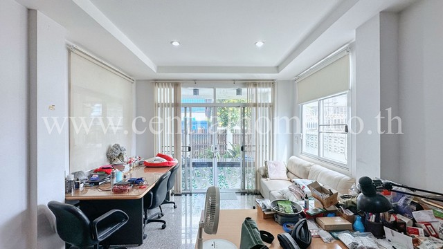 บ้านเดี่ยว ปลูกสร้างเอง ติดถนนเมน ซอยอ่อนนุช 70/1 ทำเลดีที่สุดในย่าน