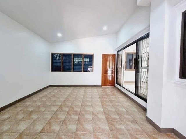 บ้านเดี่ยว 2 ชั้น ใกล้เมต้ามอลล์  สันทราย