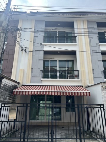 ให้เช่าทาวโฮม โครงการบ้านกลางเมืองลาดพร้าว87 ใกล้รถไฟฟ้าสถานีลาดพร้าว101 ใกล้เลียบด่วน นวมินทร์ ใกล้เดอะมอลลบางกะปิ